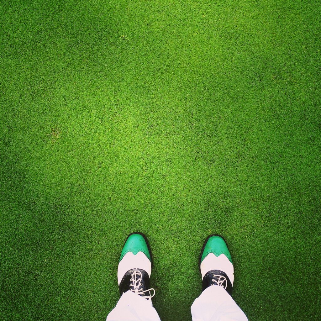 Choosing the Right Golf Shoes for Juniors and Women