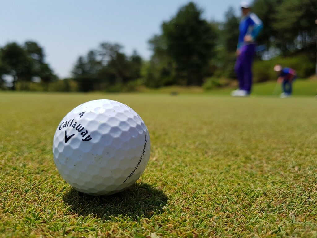 The Impact of Weather Conditions on Playability at Top Golf Courses
