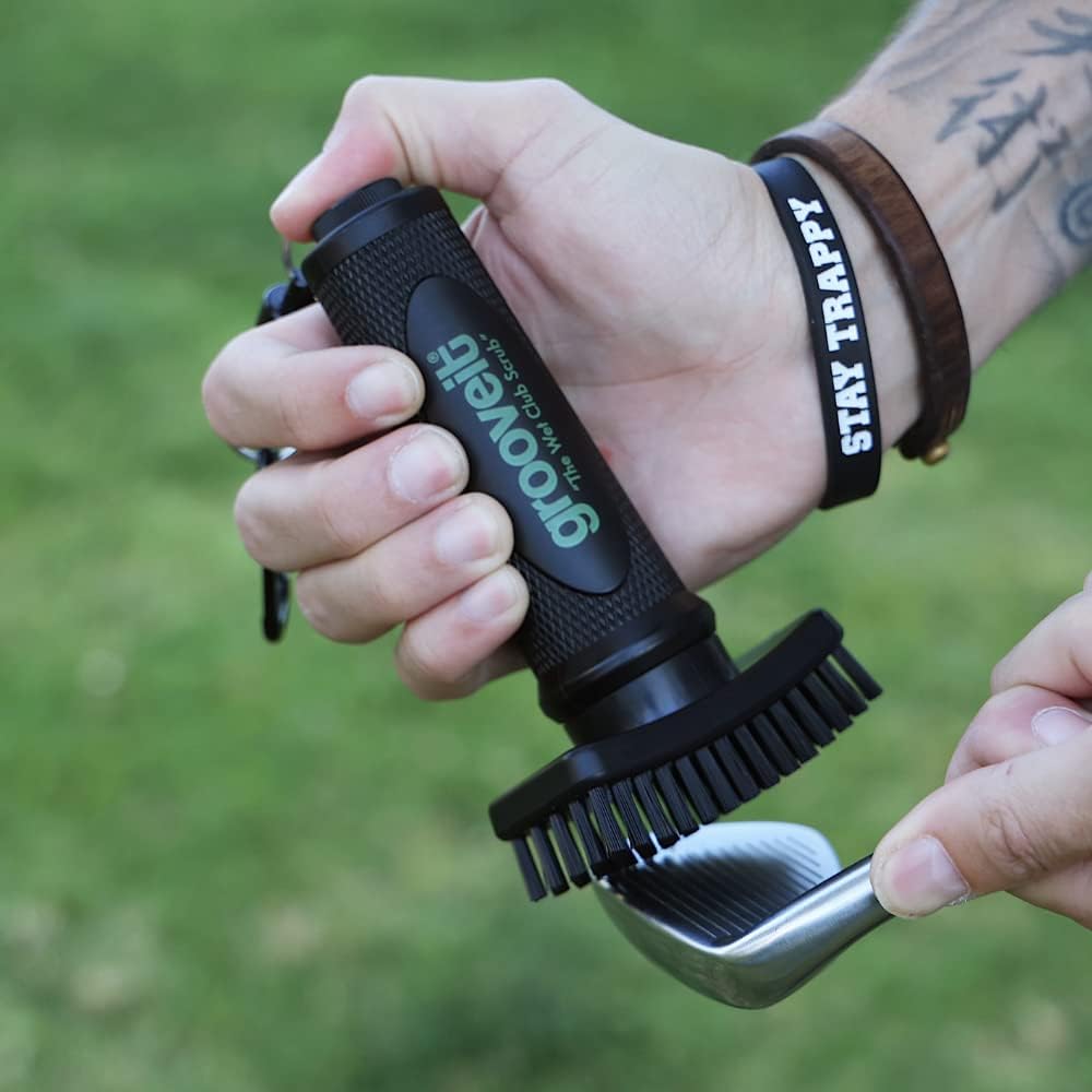 Grooveit The Wet Club Scrub Golf Water Brush - 3 Year Warranty - Anti-Leak Design - Magnetic Brush with Nylon-Bristle Head - Patented Pump for Easy Cleaning - Wide Cleaning Coverage - Long Lasting